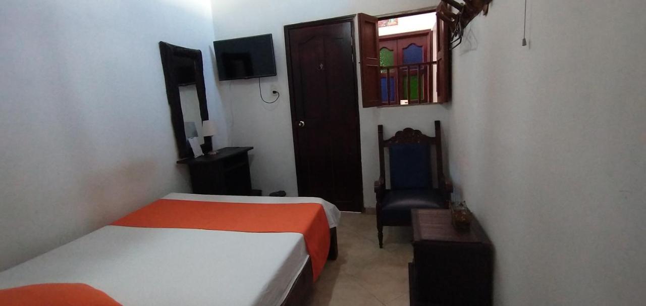 Santander Aleman Hostel Сан-Хіль Екстер'єр фото