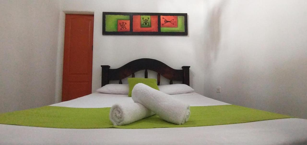Santander Aleman Hostel Сан-Хіль Екстер'єр фото