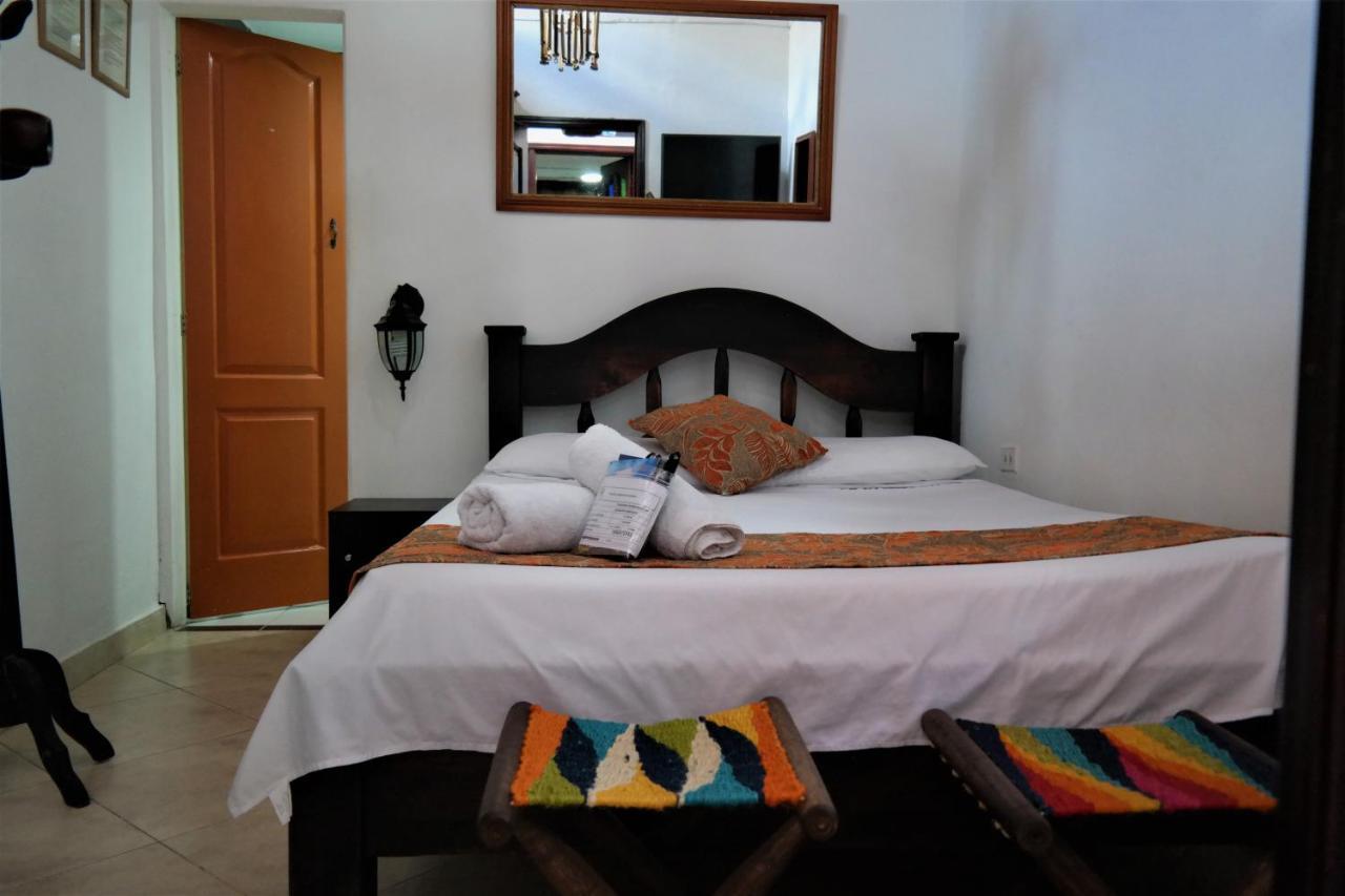 Santander Aleman Hostel Сан-Хіль Екстер'єр фото