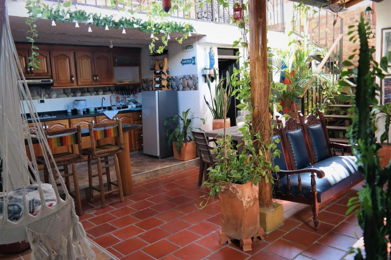 Santander Aleman Hostel Сан-Хіль Екстер'єр фото