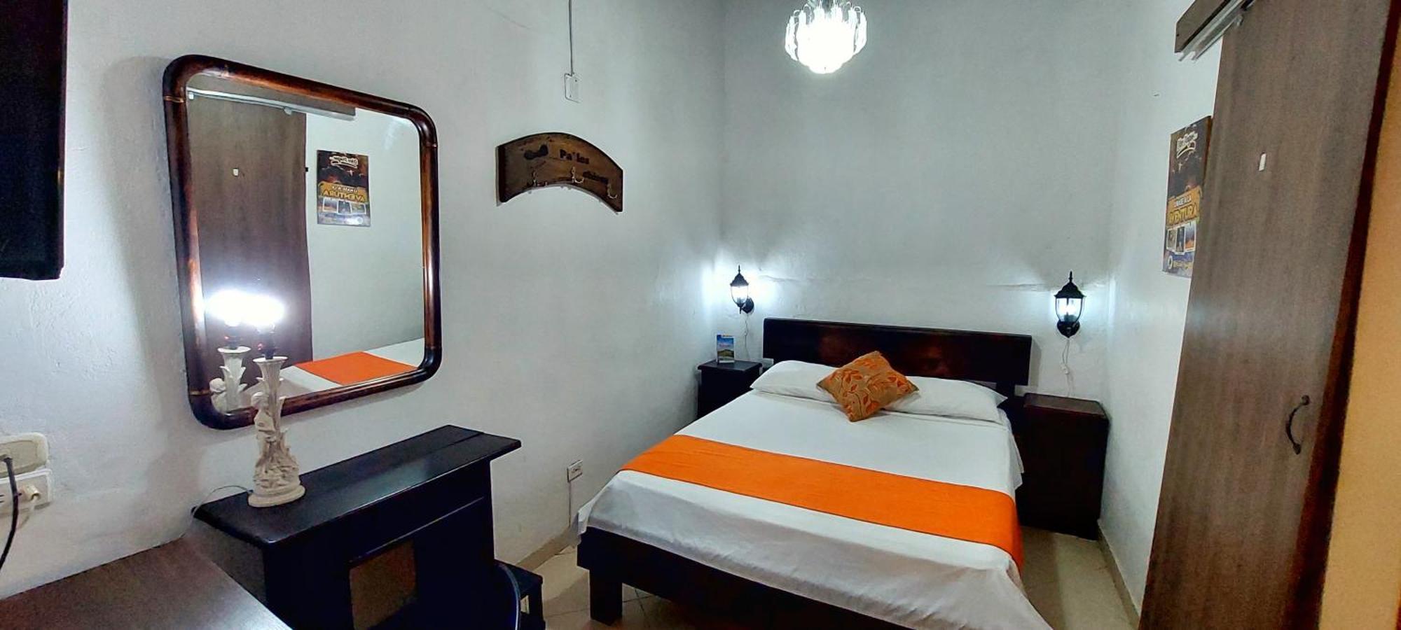 Santander Aleman Hostel Сан-Хіль Екстер'єр фото