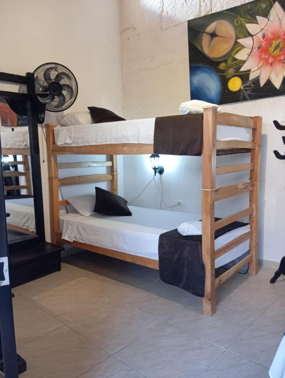 Santander Aleman Hostel Сан-Хіль Екстер'єр фото