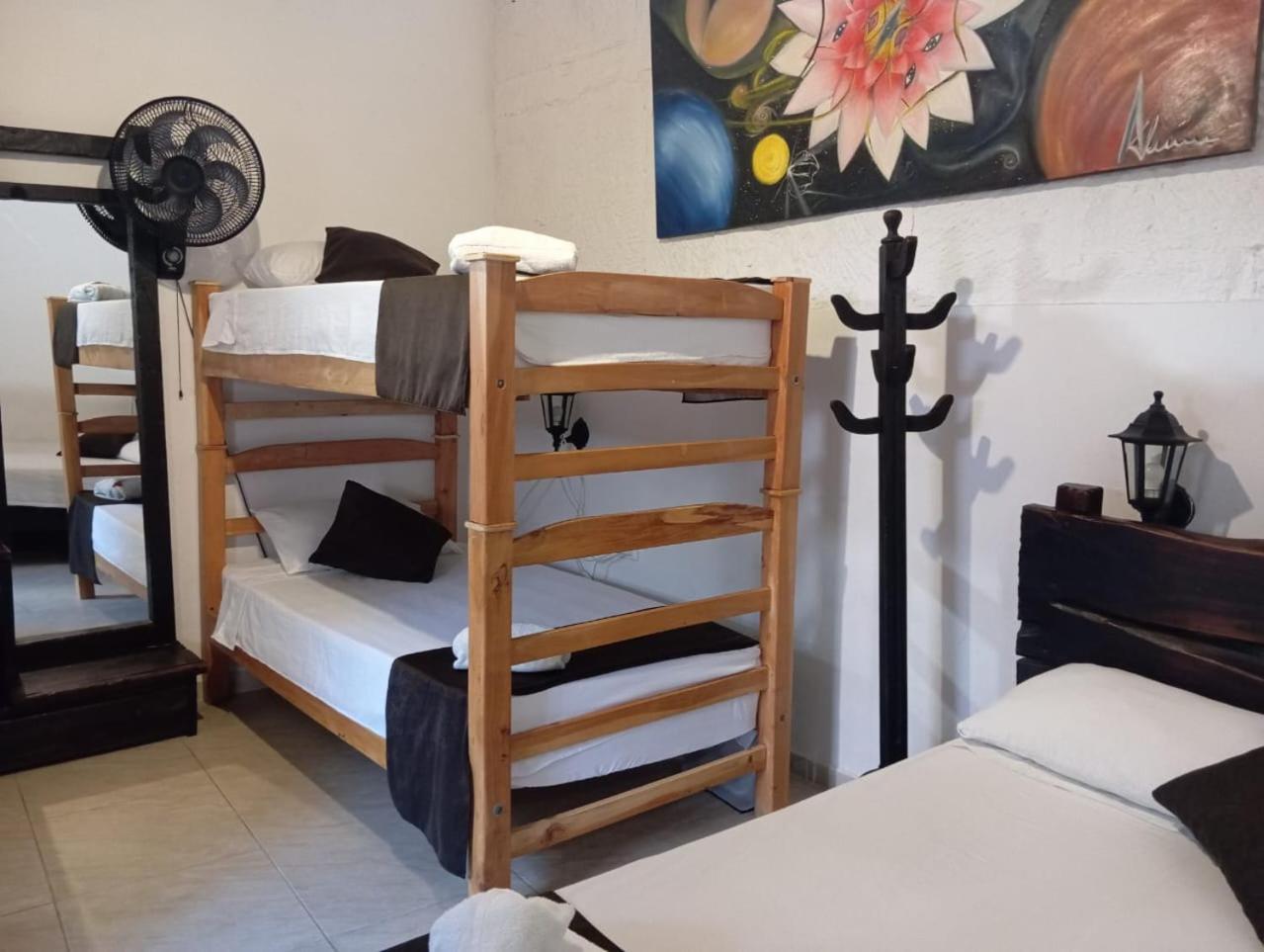Santander Aleman Hostel Сан-Хіль Екстер'єр фото