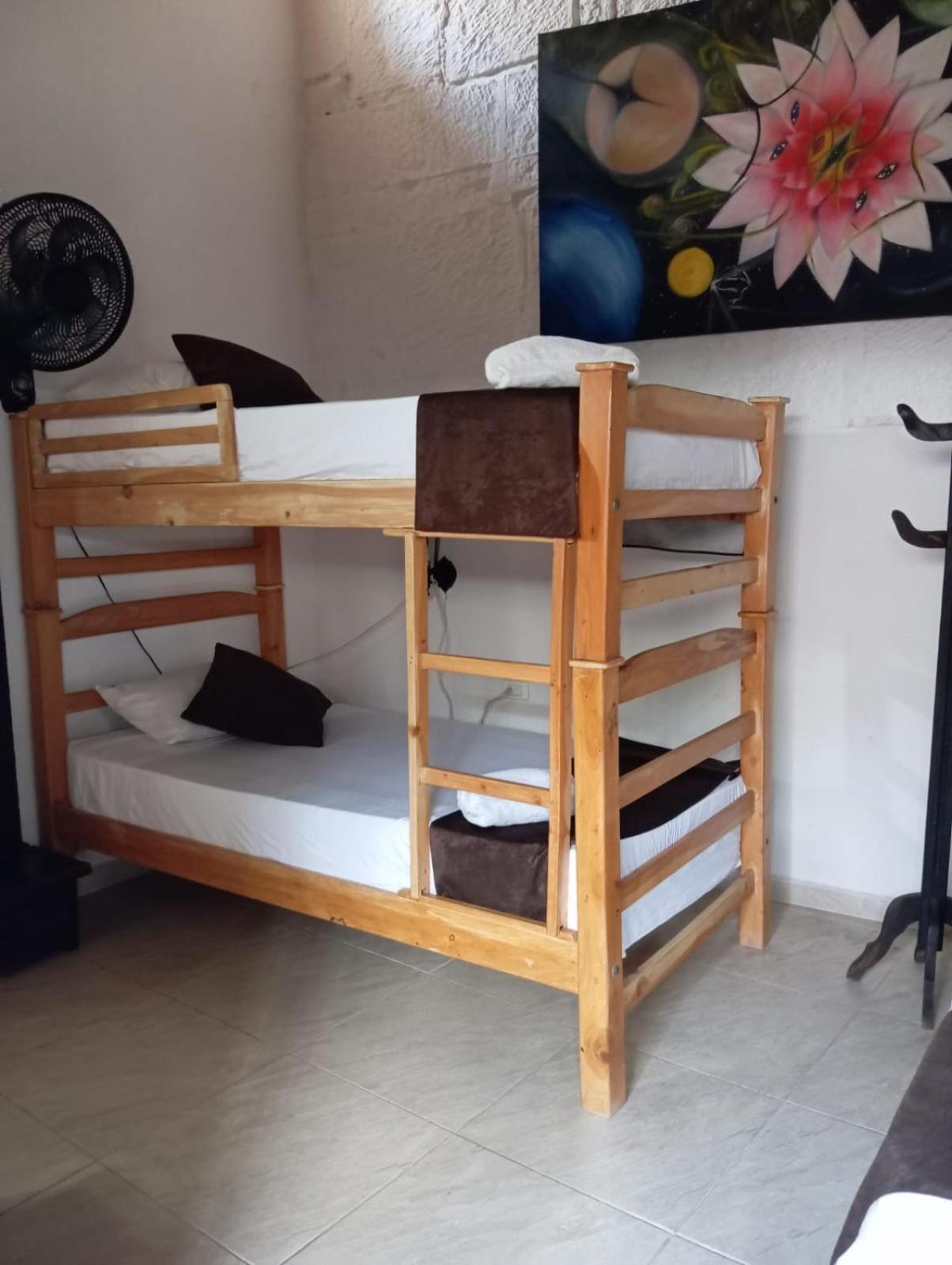 Santander Aleman Hostel Сан-Хіль Екстер'єр фото